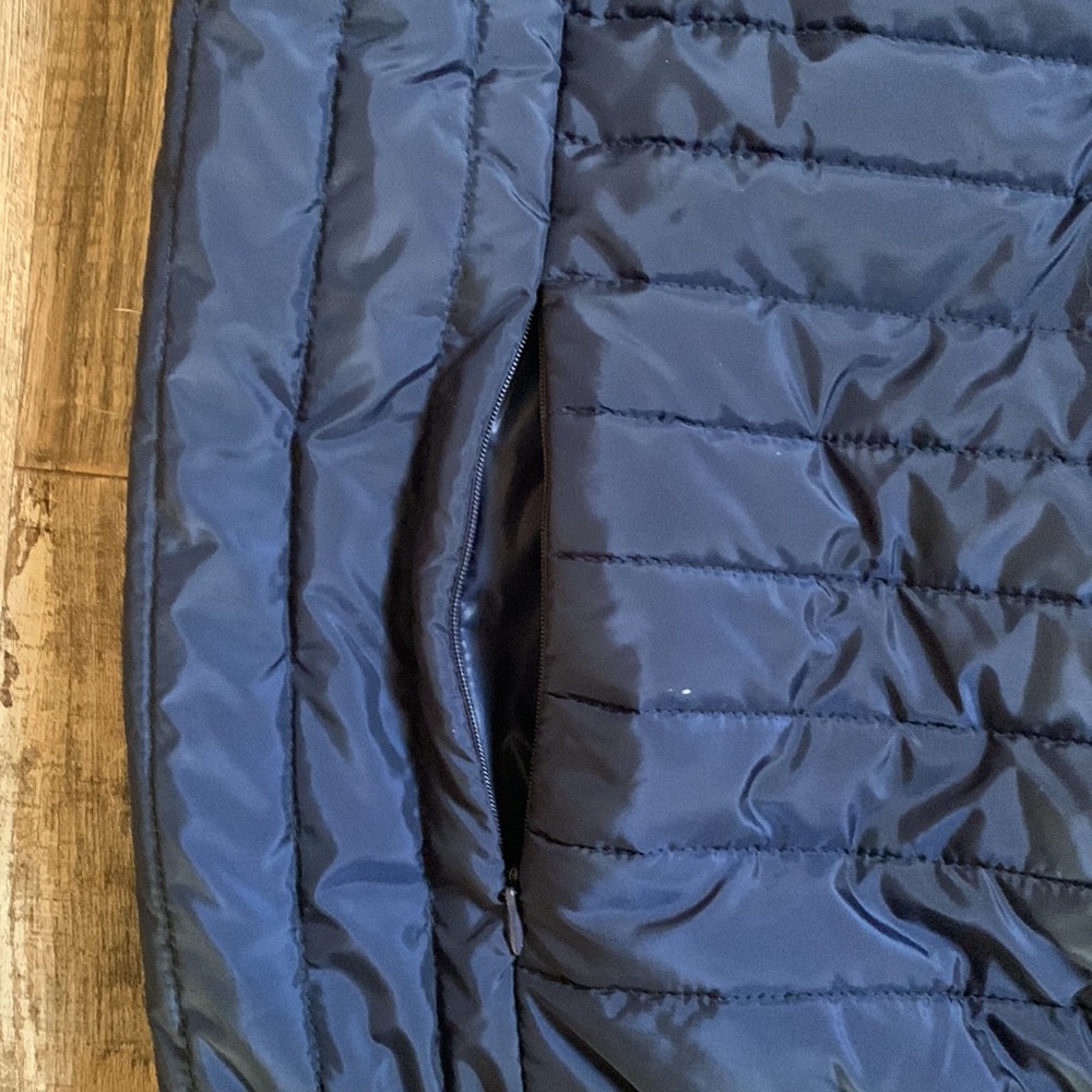 Men's Navy Puffer Vest - Picture 2 of 4